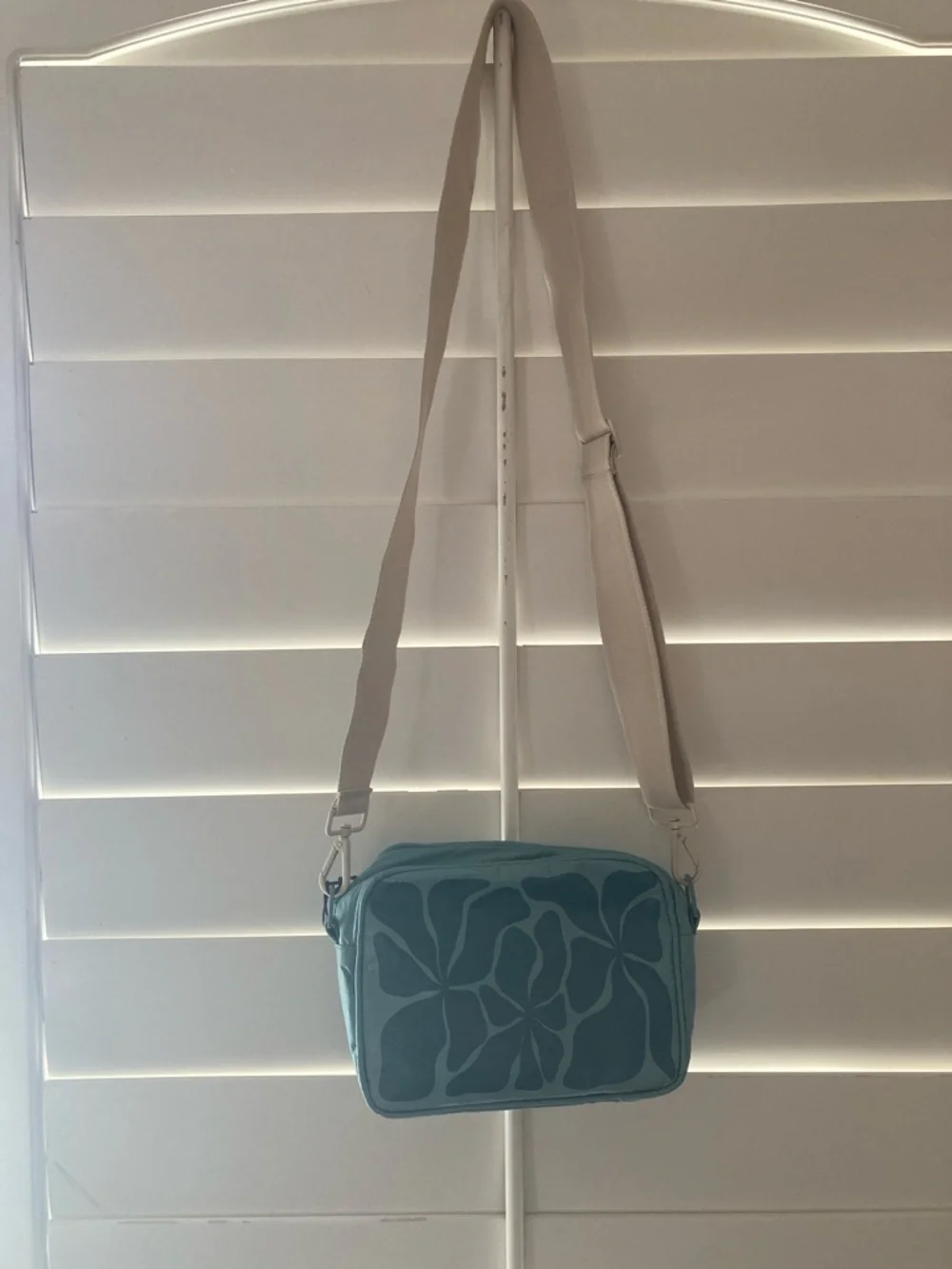 ALOHA Collection Teal Floral Crossbody with Cream Strap - Picture 3 of 4